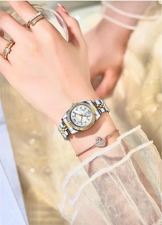 Luxurious Ladies Golden Fashion Watch
